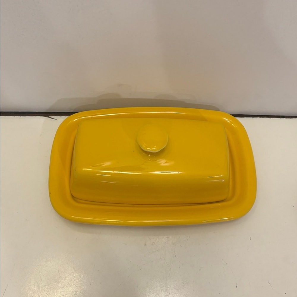 Fiesta ware Butter Dish XL in Sunflower - Picture 3 of 11